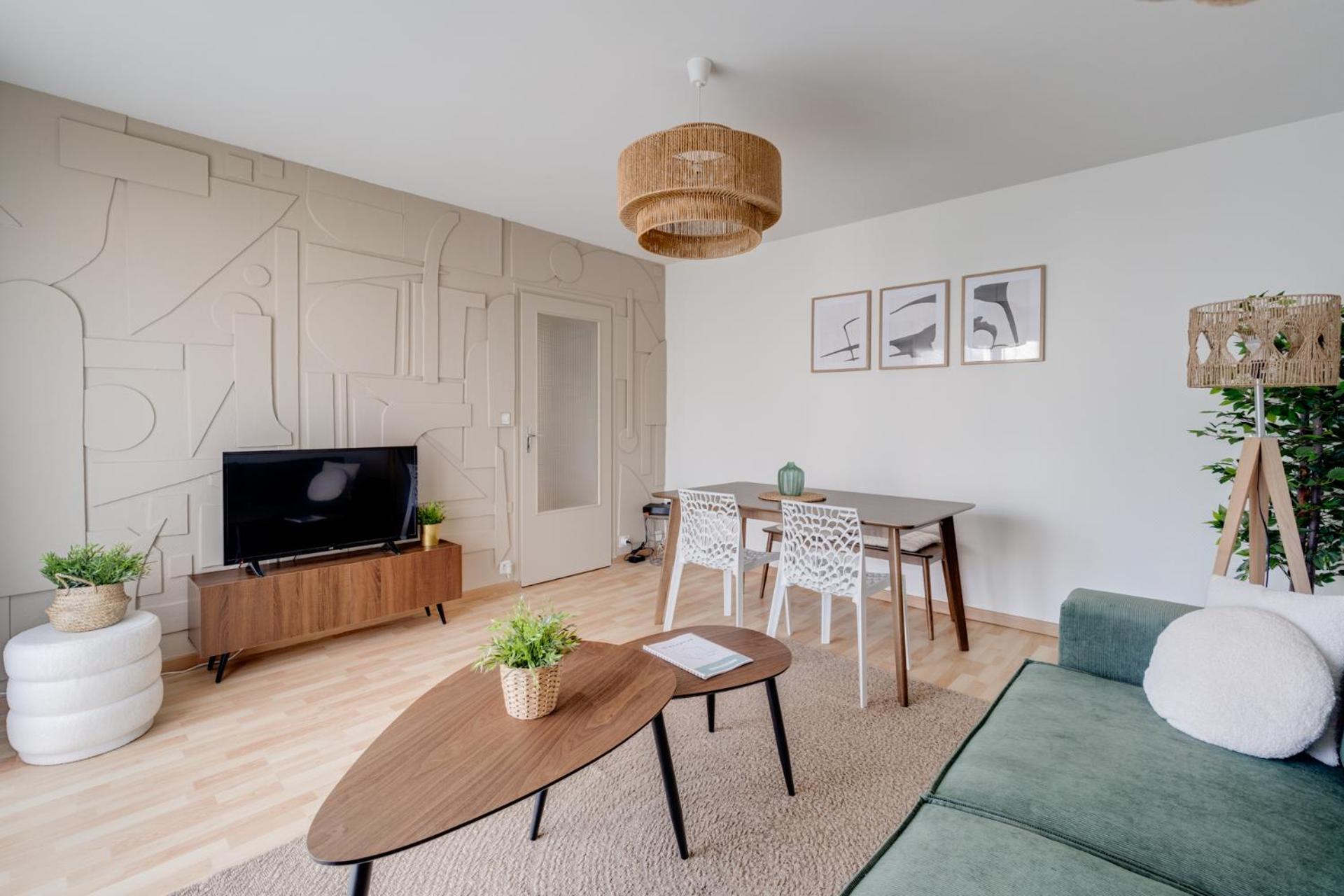 Elegance, Charme Et Confort Apartment